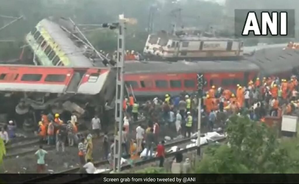 Odisha Train Accident: ओडिशा में ट्रेन हादसे से कुछ लोगों की मौत इन ट्रेंस के बदल गए रूट्स और कुछ ट्रेनें हुई रद्द देखें लिस्ट